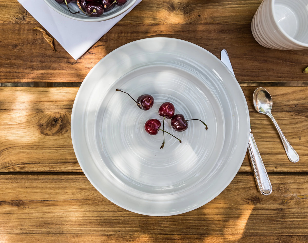16-Piece White Dinnerware Set V8067